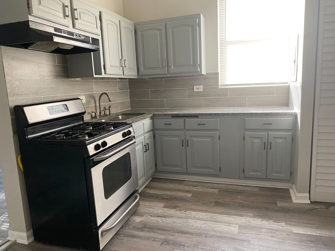 Foto principal - 7614 S Maryland Ave