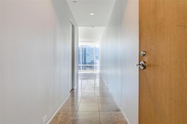 Foto del edificio - 2430 Victory Park Ln