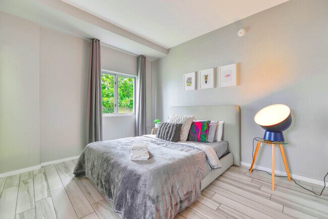 Foto del edificio - 481 NE 29th St