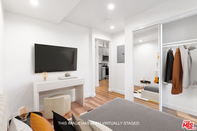 Building Photo - 8326 Beckford Ave