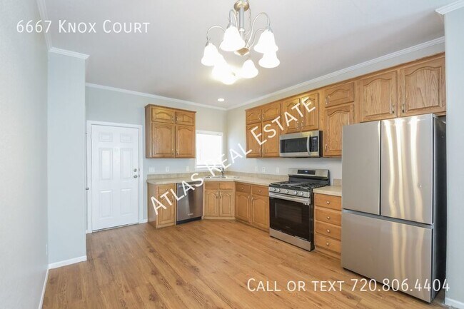 Foto del edificio - Charming 3-Bedroom, 2-Bathroom Home with D...