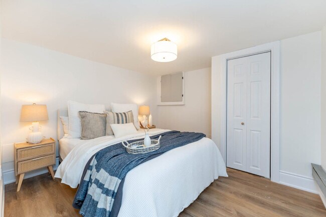 Building Photo - 54 Glenmanor Dr