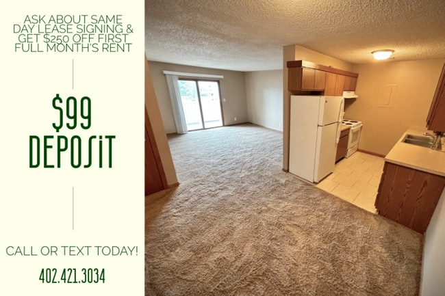 Building Photo - 5120 Emerald Dr
