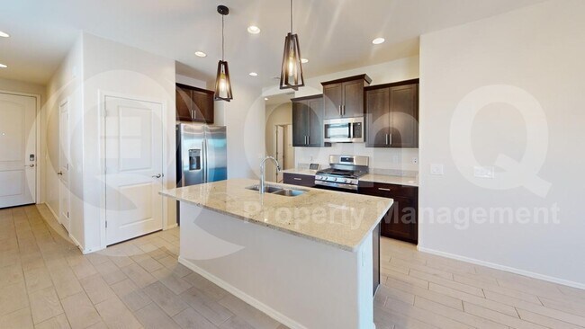 Building Photo - 10632 W Dickerson Dr