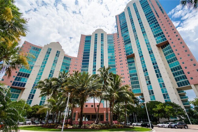 Foto del edificio - 3370 NE 190th St
