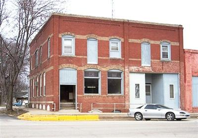 Primary Photo - 422 W Main St