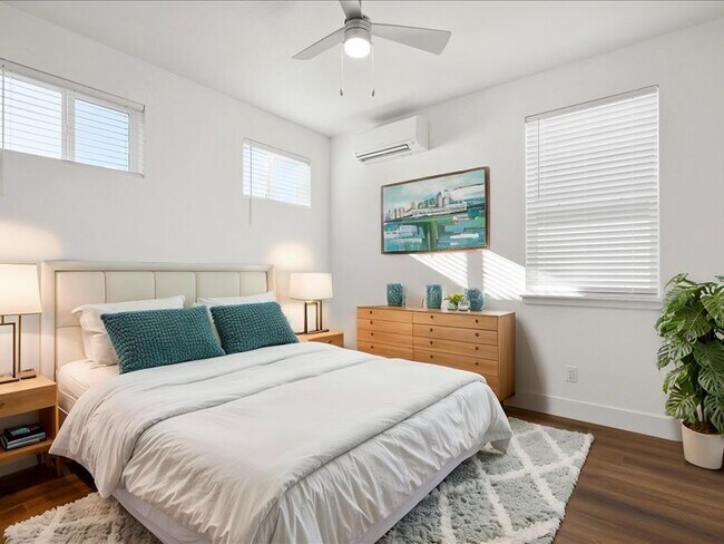 Foto del edificio - 1674 Thea Ave
