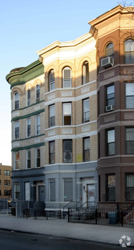 Primary Photo - 507 Throop Ave