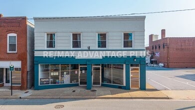 Building Photo - 118 W 3rd St