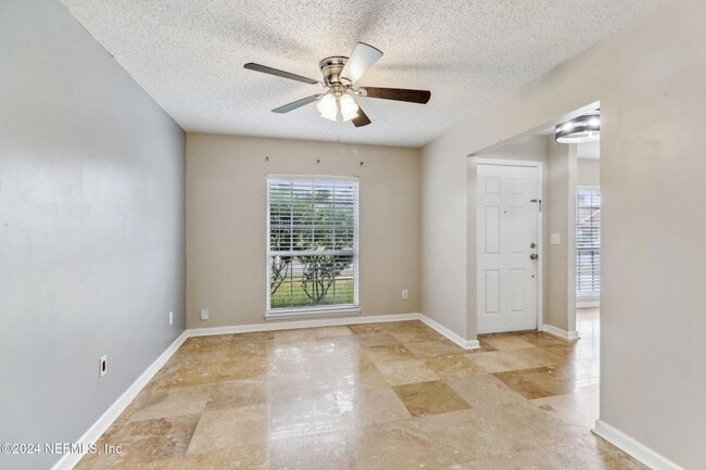 Building Photo - 14018 Fish Eagle Dr E
