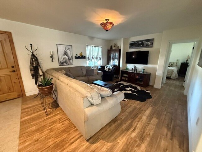 Foto del edificio - 1724 Ironwood Dr