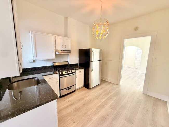 Foto del edificio - Gorgeous 1 Bed 1 Bath Denver Apartment in Capitol Hill! Available NOW!
