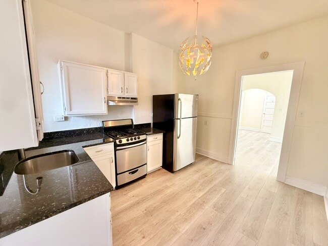 Photo - Gorgeous 1 Bed 1 Bath Denver Apartment in Capitol Hill! Available NOW!