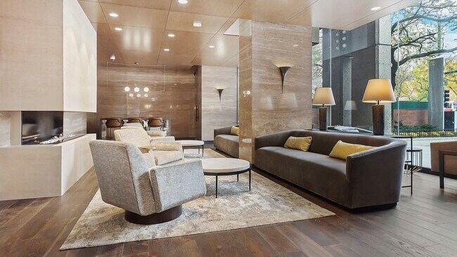 Foto del edificio - 1030 N State St