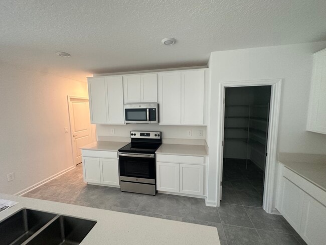 Building Photo - 550 Hatteras Rd