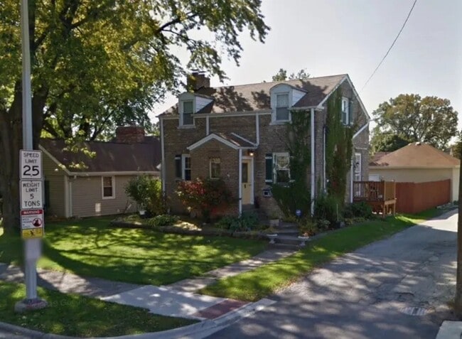 Building Photo - 9510 Campbell Ave