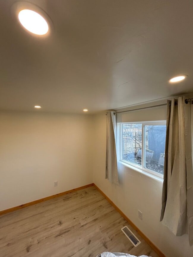 Building Photo - 156-166 A St W (CG)