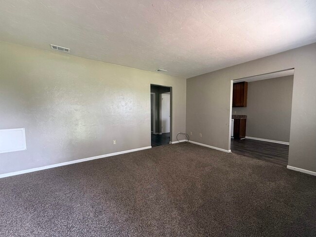 Building Photo - 1411 Lazy Brook