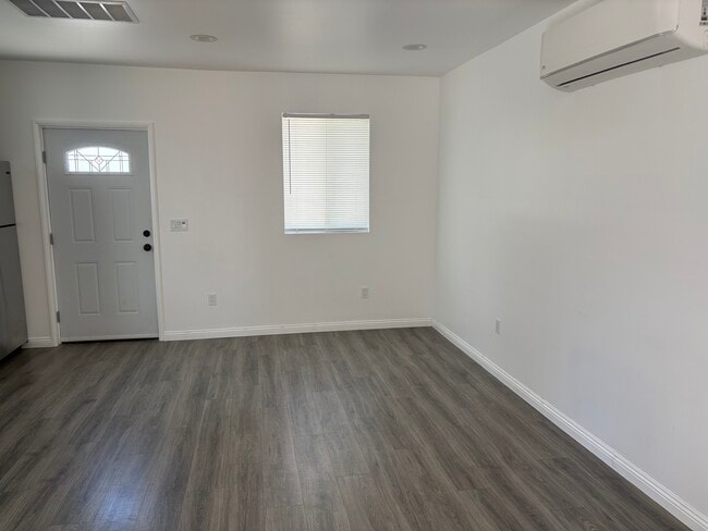 Building Photo - 7346 Ruffner Ave