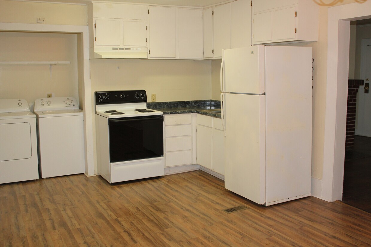 Building Photo - 1435 E Broad St