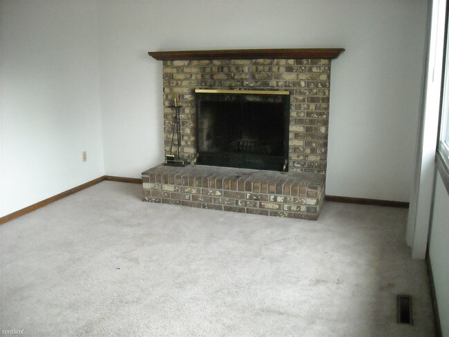 Building Photo - 8048 Smoky Row Rd