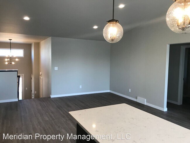 Foto del edificio - 4 br, 2 bath House - 821 Cathy Dr W