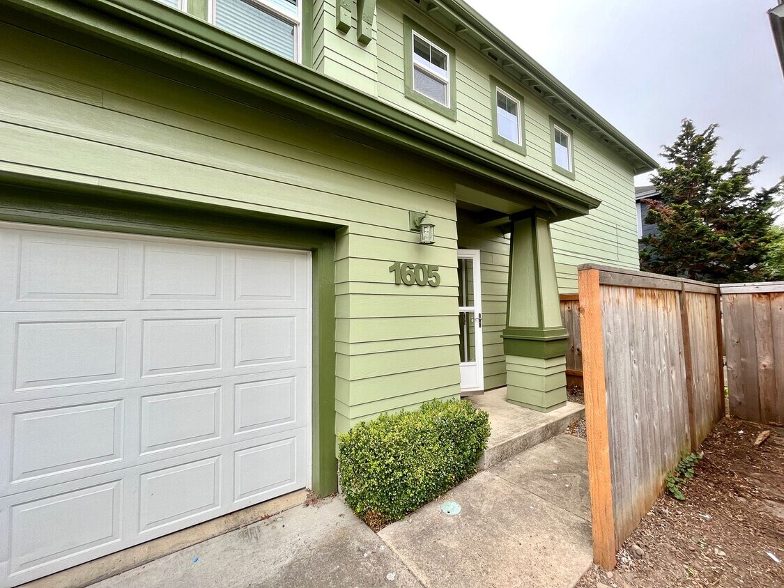 We have the wonderful 3 bed/2 bath you’ve House Rental in Eugene