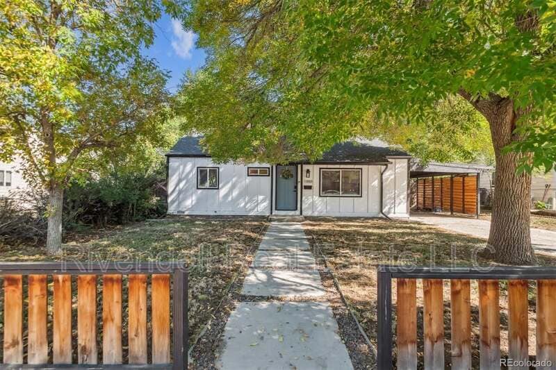 Foto principal - 1882 S Michigan Way