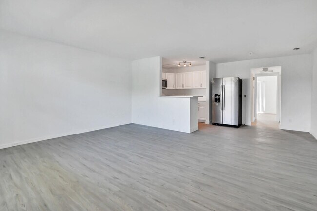 Building Photo - 121 Preston Way