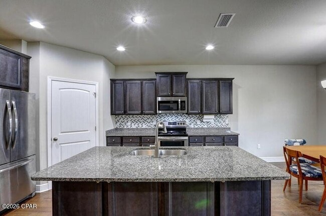 Building Photo - 107 N Shoreview Dr.