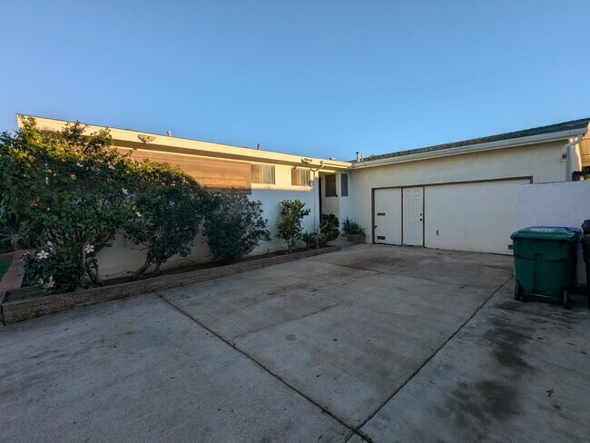 Foto del edificio - 7287 Arillo St