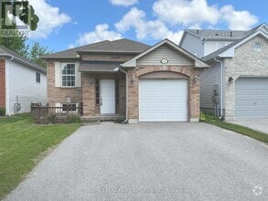 Building Photo - 44 Moir Crescent