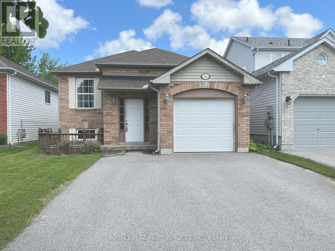 Primary Photo - 44 Moir Crescent