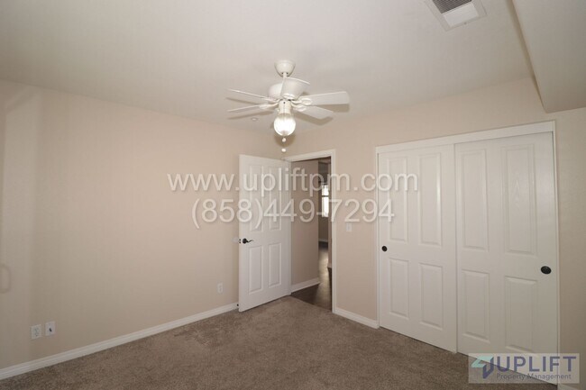 Foto del edificio - 2 bedroom 2 bath ground floor condo for re...