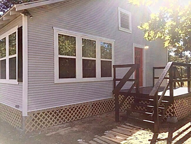 Building Photo - 399 County Rd 2268