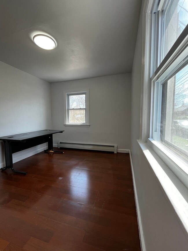 Building Photo - 108 Ruden St