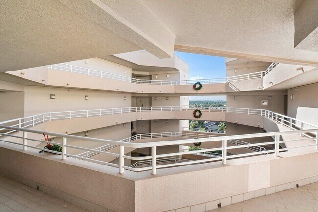 Building Photo - 176 Helios Dr