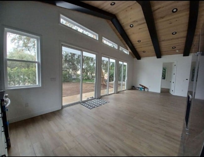 Foto del edificio - 319 E Ramona St