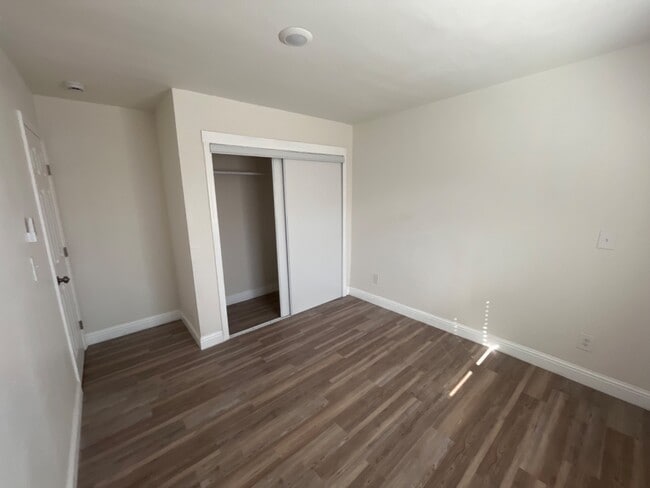 Foto del edificio - 1593 North Thorne Avenue