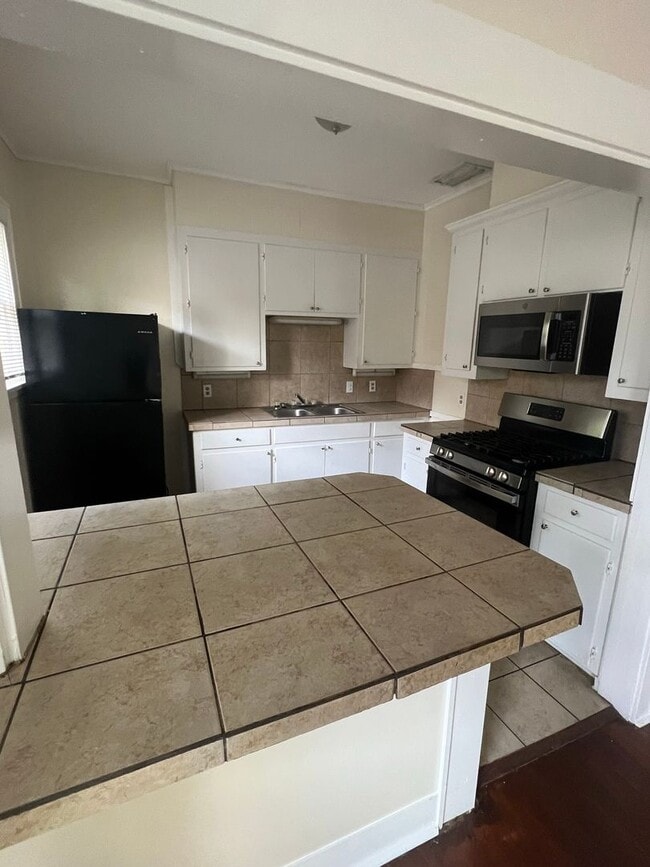 Building Photo - Cute Duplex!