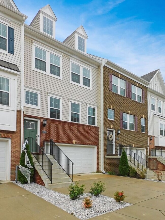 Building Photo - 23773 Myrtle Glen Way