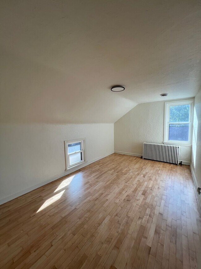 Building Photo - 1511 Oregon St