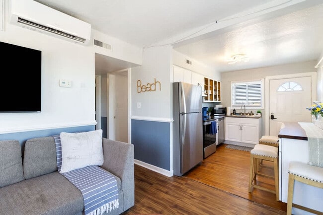 Building Photo - 9714 11th Bay St