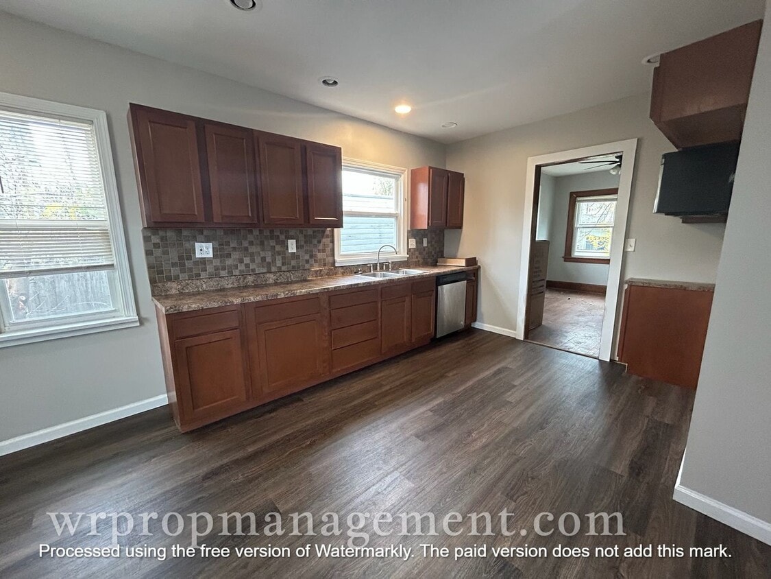 Foto del edificio - 3 Bed 1 Bath Home is West Toledo Library Neighborhood