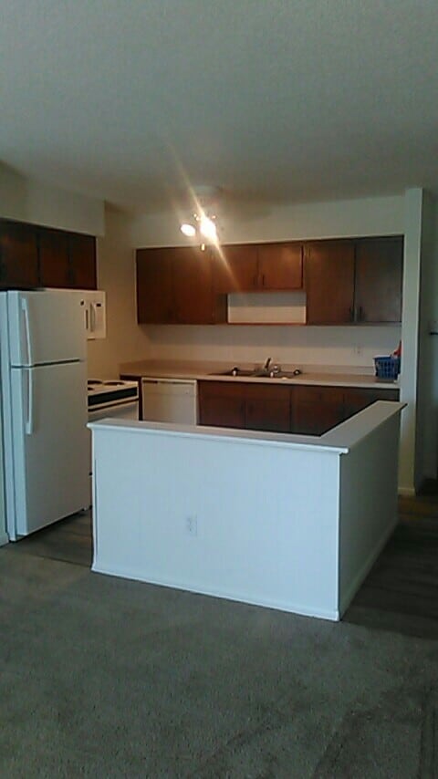 Building Photo - Heritage Estates