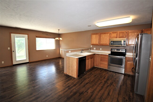 Building Photo - 8828 Sicily Ln