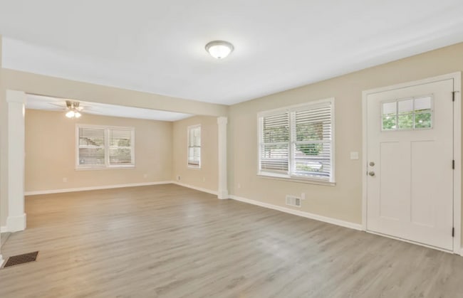 Building Photo - 107 Huntwood Dr