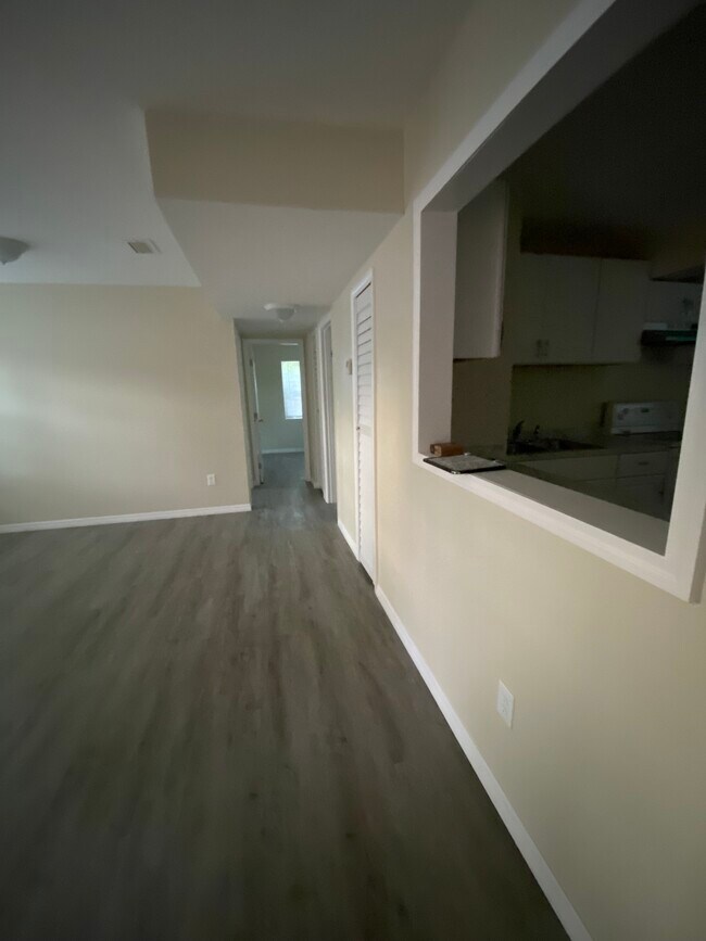 Foto del edificio - 7803 Lueders Ave