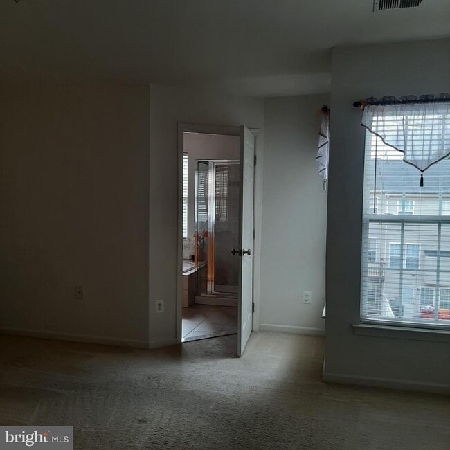 Building Photo - 1247 Mare St