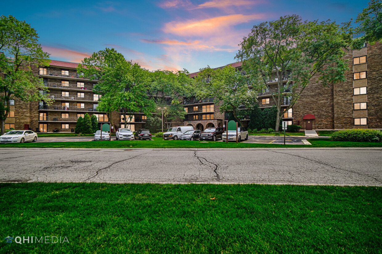 Primary Photo - 111 S Baybrook Dr
